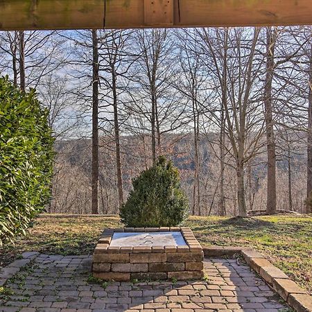 Secluded Hilltop Columbia Home With Deck And Views! Exterior photo