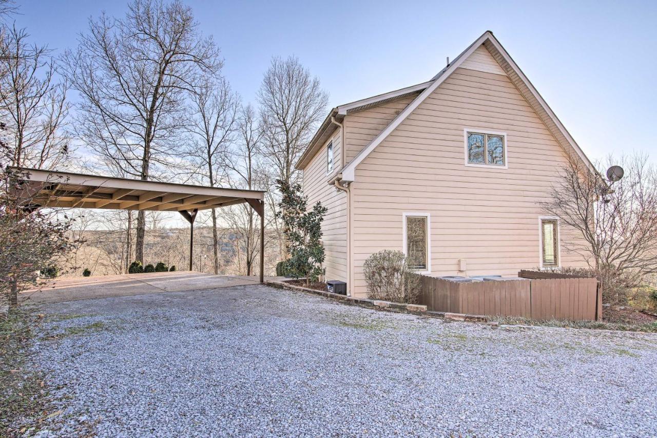 Secluded Hilltop Columbia Home With Deck And Views! Exterior photo