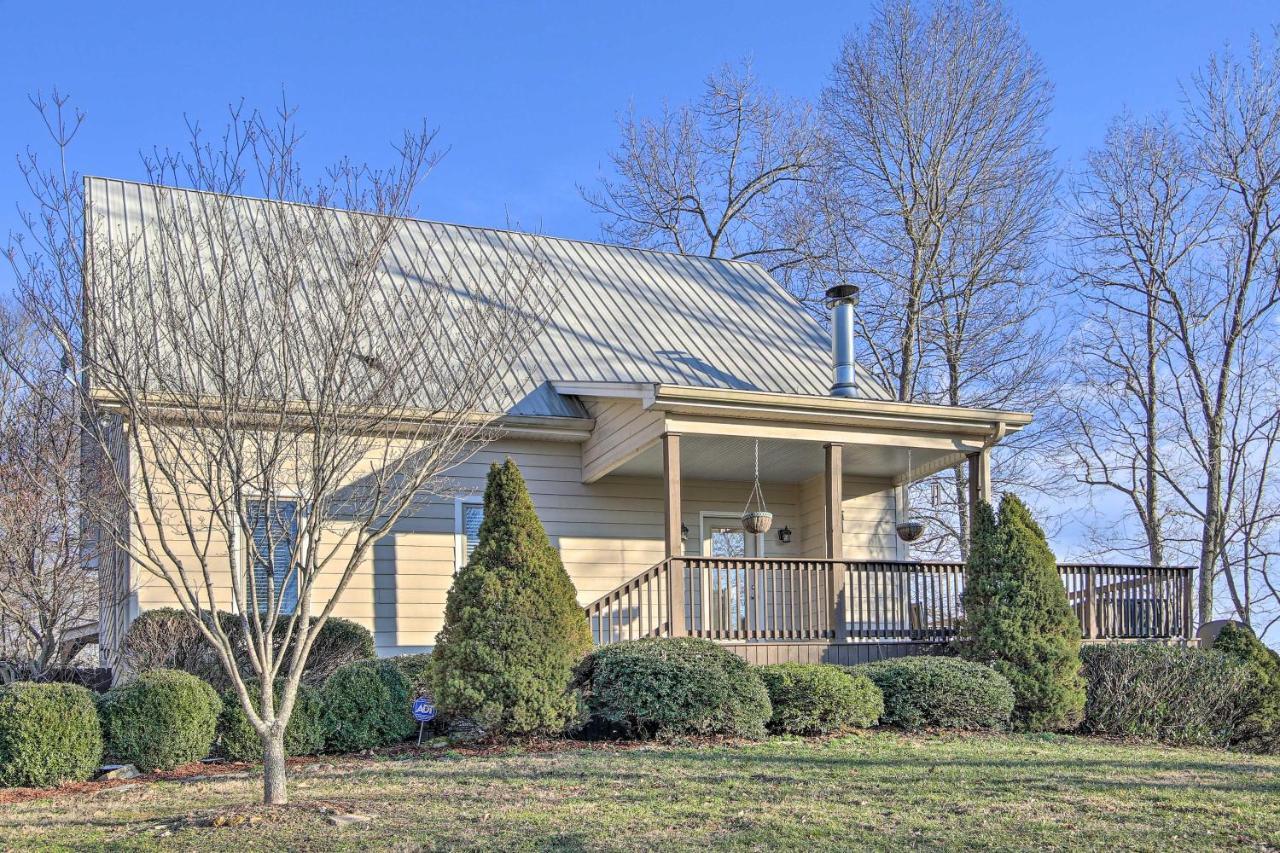 Secluded Hilltop Columbia Home With Deck And Views! Exterior photo